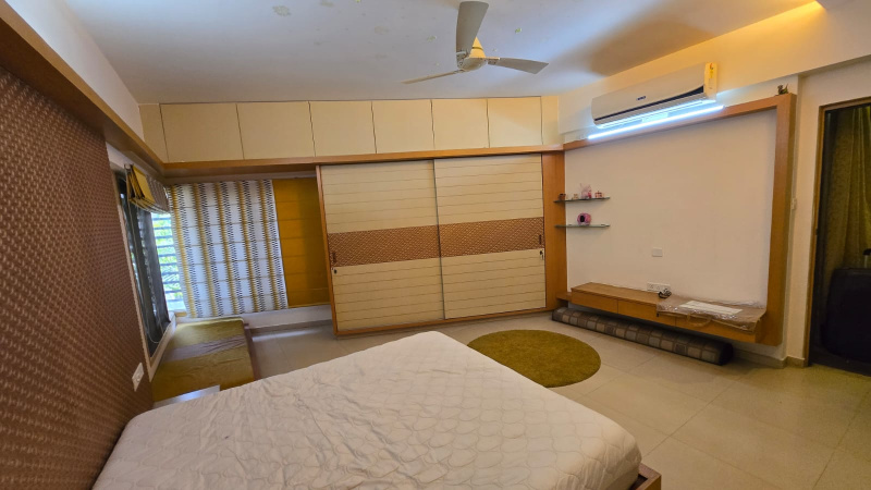 Flats & Apartments for Sale in HRBR Layout, Bangalore (2560 Sq.ft.)