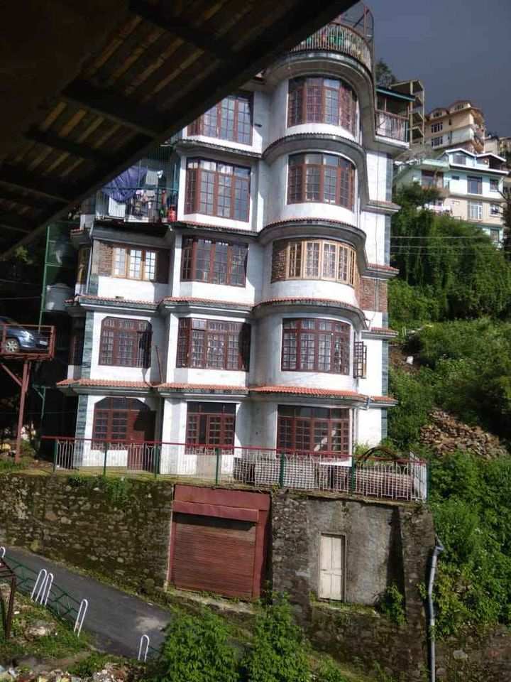 2 BHK Flats & Apartments for Sale in Kaithu, Shimla (900 Sq.ft.)