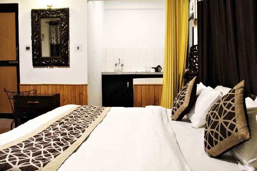 2200 Sq.ft. Hotel & Restaurant for Sale in Manali