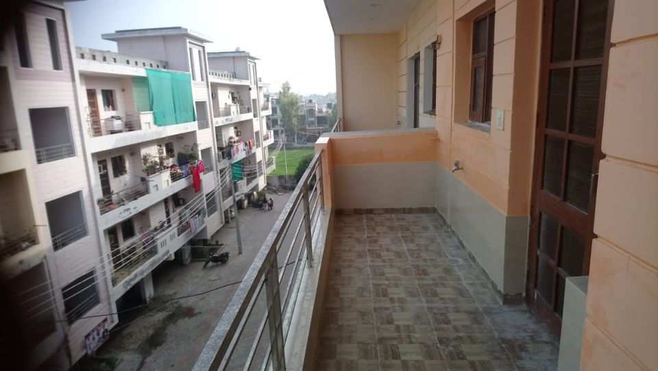 3 BHK Flats & Apartments for Sale in Zirakpur (1200 Sq.ft.)