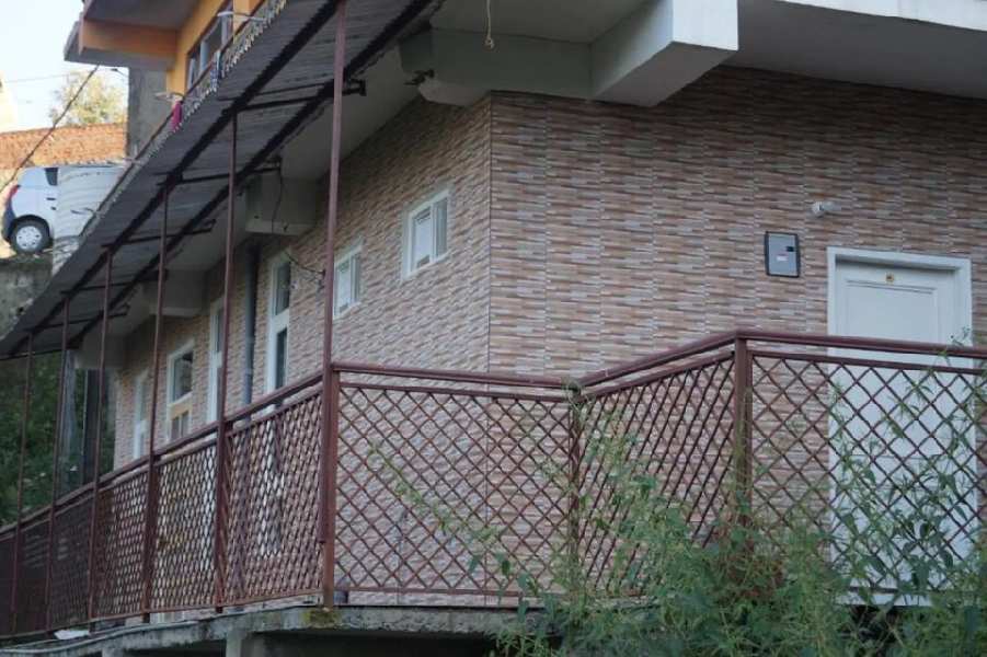 5 BHK Flats & Apartments for Sale in Kamyana Bharari Road, Shimla (1800 Sq.ft.)