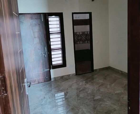 3 BHK Flats & Apartments for Sale in Airport Road, Mohali (900 Sq.ft.)