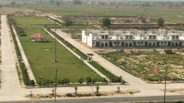 520 Sq yard premium size Residential Plots at premium location in pocket 2B sector 2 Suncity Anantam Vrindavan now available for New booking.  Suncity Anantam Vrindavan is a Only RERA MVDA BANK Approved Smart City Project of Shri Dham Vrindavan