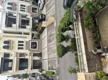 6 BHK Independent House for Sale in Amravati Enclave, Panchkula (5600 Sq.ft.)