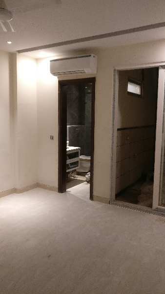 3 BHK Builder Floor for Sale in Block B5, Safdarjung Enclave, Delhi (1800 Sq.ft.)