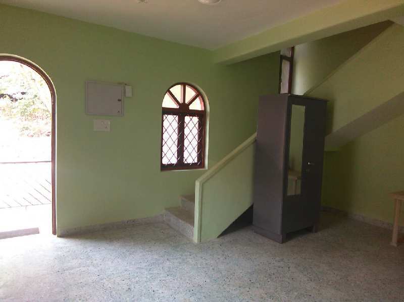1 BHK Unfurnished flat for rent