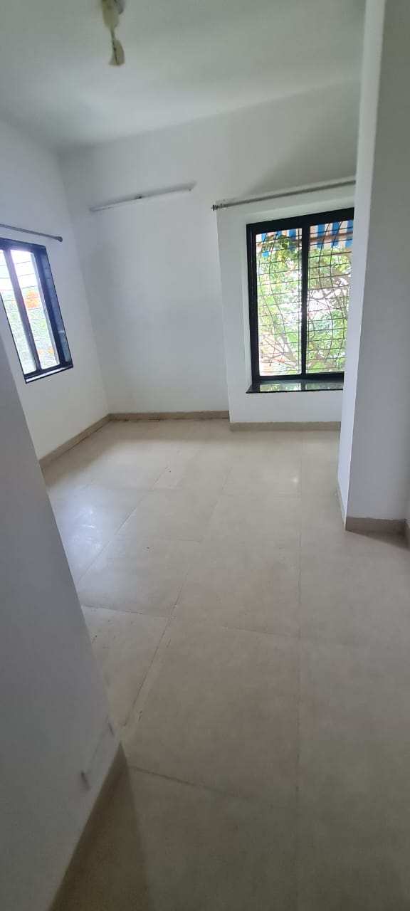 4 BHK SEMIFURNISHED FLAT FOR SALE AT MODEL COLONY, PUNE