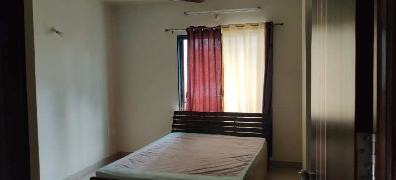 4BHK SEMIFURNISHED APARTMENT FOR SALE AT MODEL COLONY PUNE