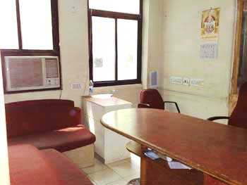 Office on rent full farnised in Navrangpura (450 Sq.ft.)