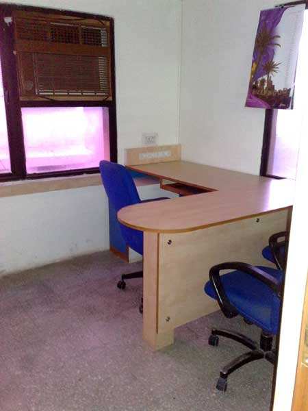 400 Feet Office Space Available for Rent