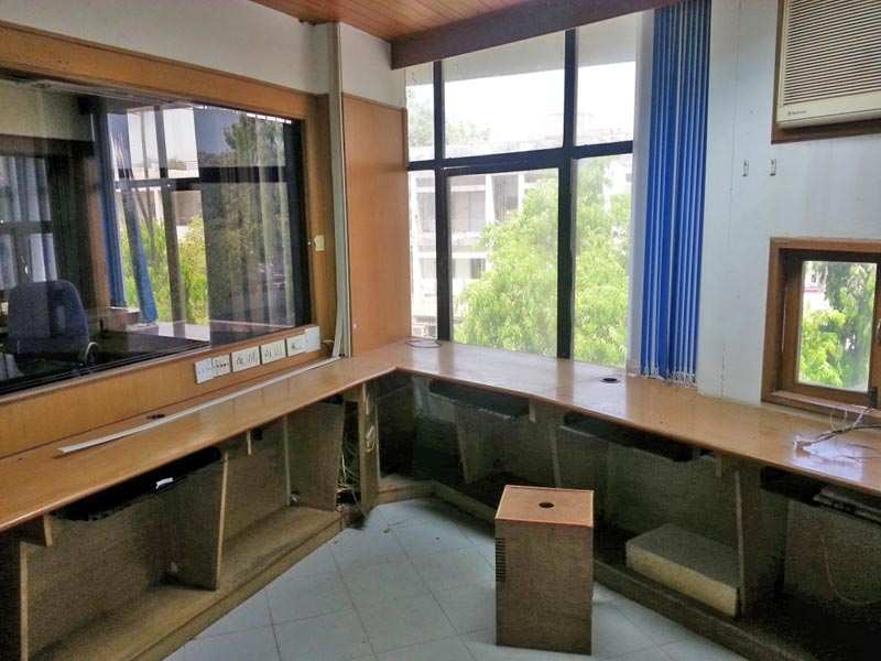 Fully furnished 1300 sq feet office
