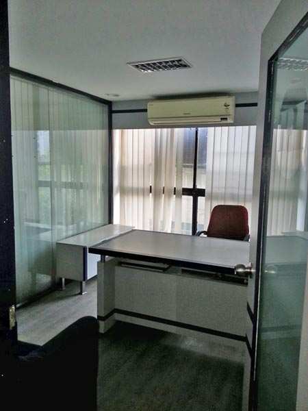 Fully furnished 730 sq feet office