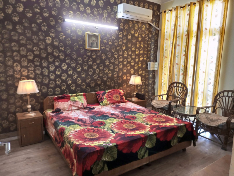 Fully furnished 3 bhk luxury flat