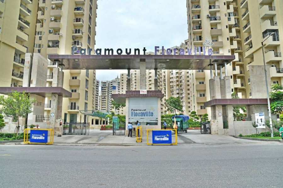 READY TO MOVE 3BHK+SERVANT SEMI FURNISHED APARTMENT  FOR SALE