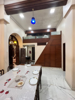 Rowhouse for sale in Worli, Mumbai.