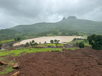 Water tuch farmhouse plots opposite Big mauntan vhery beautiful location Mumbai Highway Wadhivarhe Shirsathe shivar Igatpuri