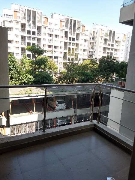 3 BHK Semi Furnished flat available for rent in Baner.