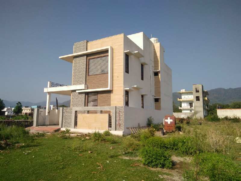 2 BHK Flats & Apartments for Sale in Veerbhadra Marg, Rishikesh (850 Sq.ft.)