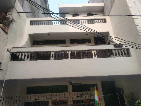 4 BHK Individual Houses / Villas for Sale in BL Block, Shalimar Bagh, Delhi (100 Sq. Yards)