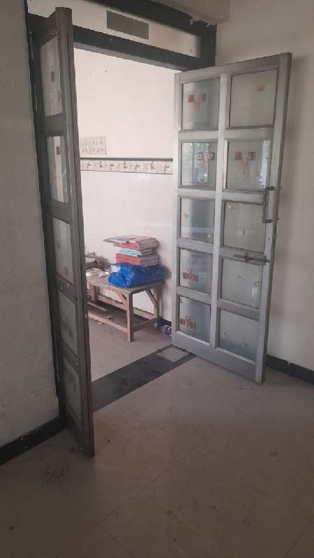 565 Sq.ft. Office Space for Sale in Khadakpada, Thane