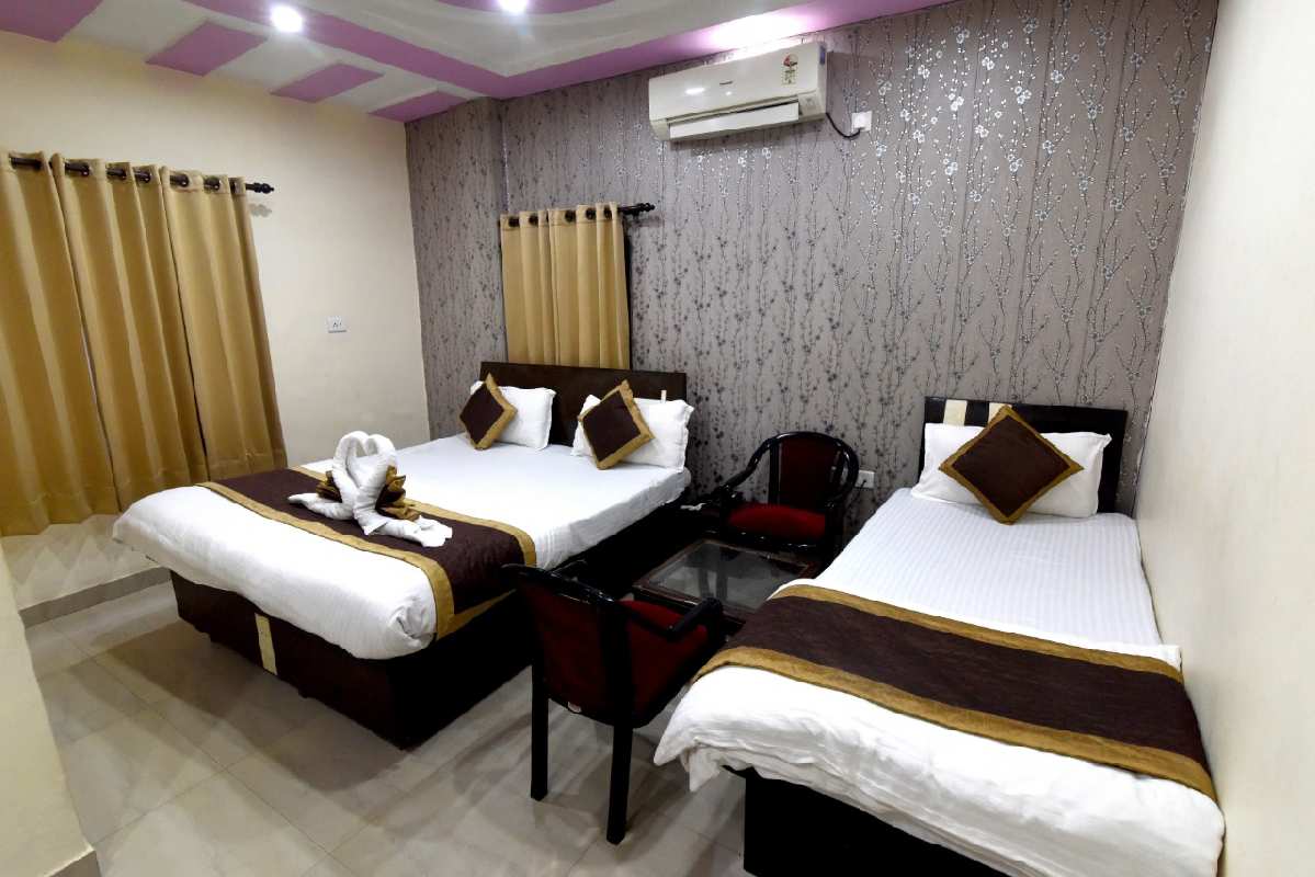 1700 Sq.ft. Hotel & Restaurant for Sale in Haridwar Road, Rishikesh
