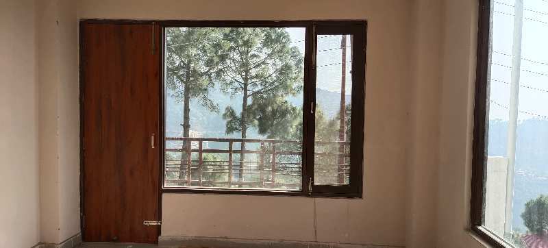 1 BHK Flats & Apartments for Sale in Kumarhatti, Solan (700 Sq.ft.)
