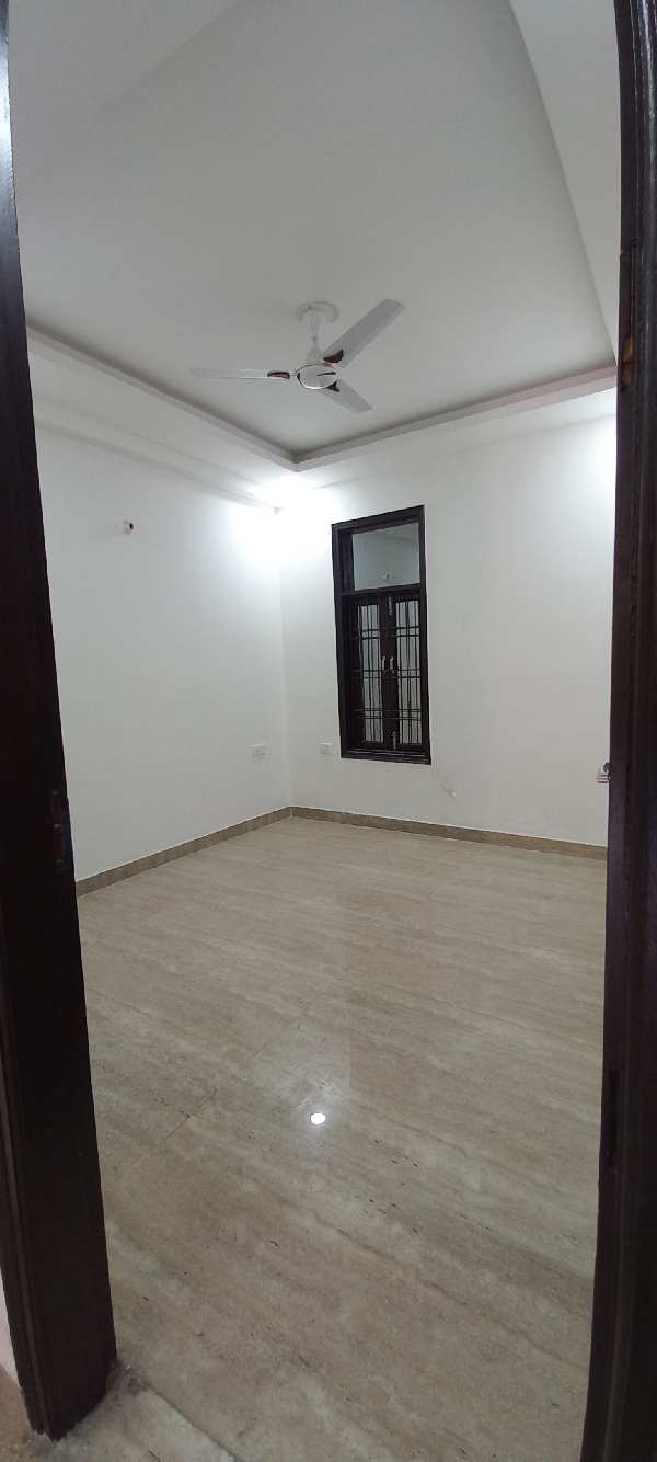 3 BHK Flats & Apartments for Sale in Chattarpur Extension, Chattarpur, Delhi (1050 Sq.ft.)