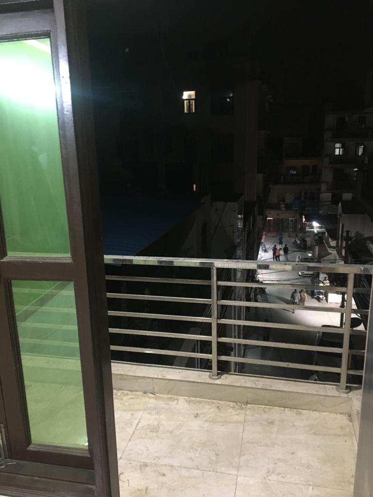 1 BHK Builder Floor for Rent in Chattarpur Extension, Chattarpur, Delhi (450 Sq.ft.)