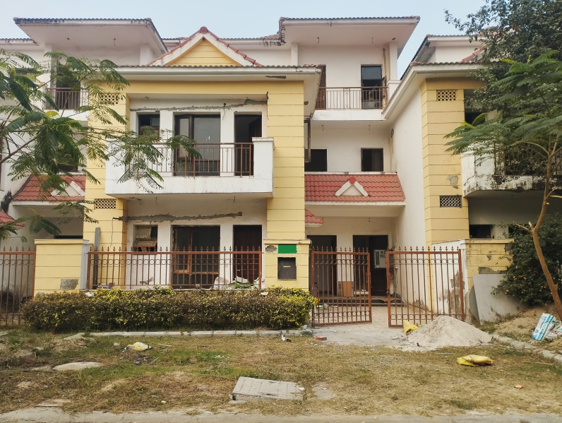 5 BHK Individual Houses / Villas for Rent in Sector 128, Noida (5200 Sq.ft.)