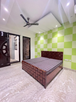 Flats & Apartments for Sale in Noida (4700 Sq.ft.)