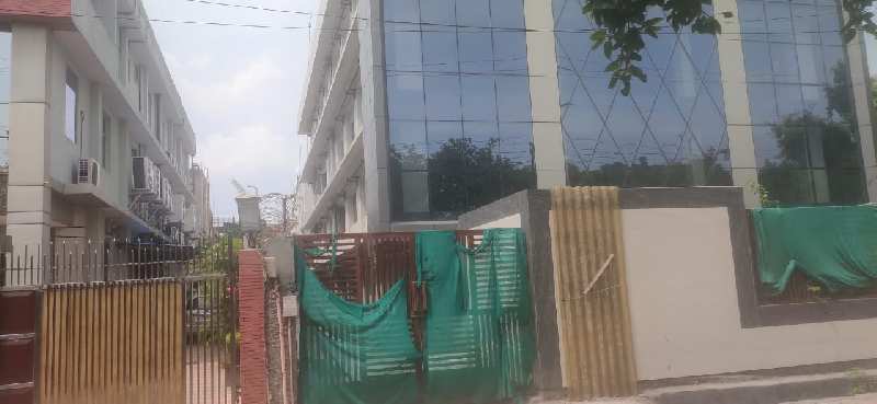 800 Sq. Meter Office Space for Sale in Sector 59, Noida