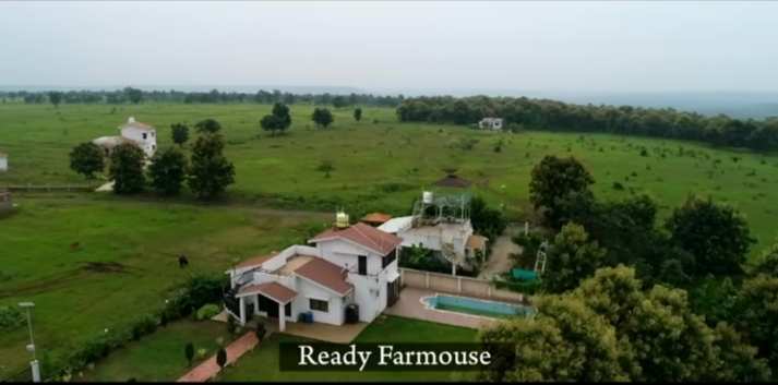 For Sale Luxurious FarmsHouse Plots