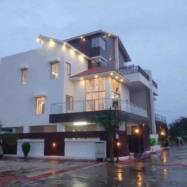 4bhk Luxurious Villa For Sell at Prime Location