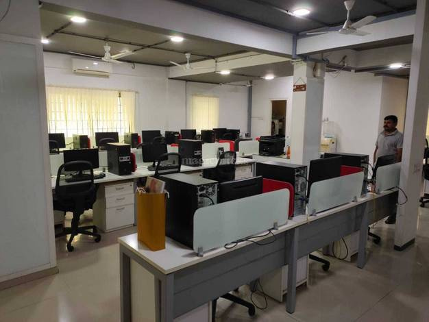 1928 Sq.ft. Office Space for Rent in Geeta Bhawan, Indore