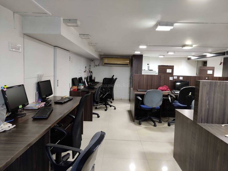 Ready to move full furnished office on rent