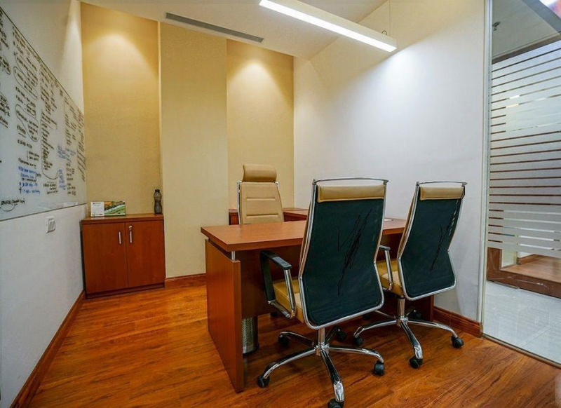 1300 Sq.ft. Office Space for Rent in South Tukoganj, Indore