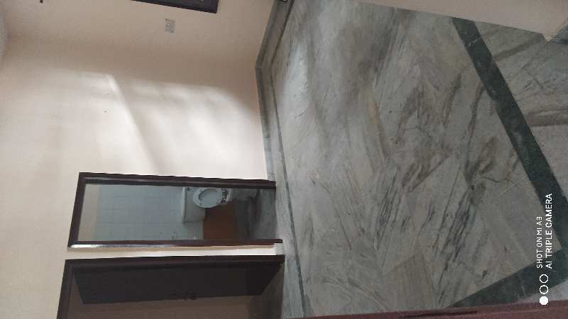 2bhk ground floor independent flat available at model town extension