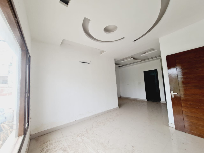 3bhk flat on ground floor in sector 124