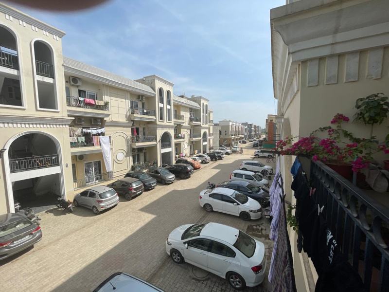 3bhk 150 gaj flat for sale on 2nd floor in sector 123, Sunny Enclave