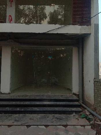 Ground plus basement shop available for sale in patiala road zirakpur.