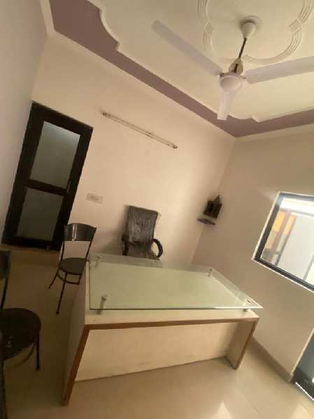 Office cabin available for rent in old kalka road zirakpur.