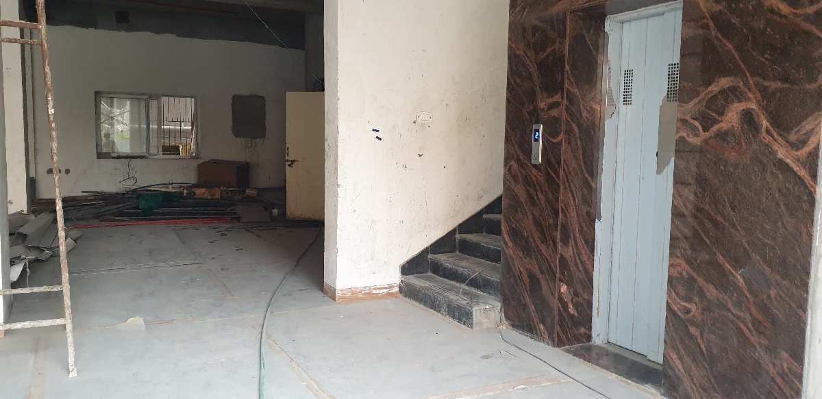 Commercial Shutter in Ground Floor for rent @ Gachibowli prime area