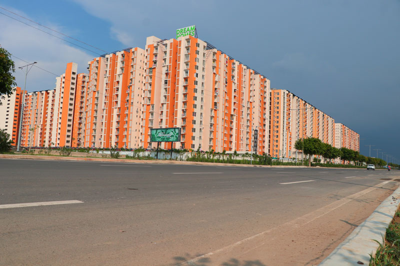 2 BHK Flats & Apartments for Sale in Sector 5, Noida (900 Sq.ft.)