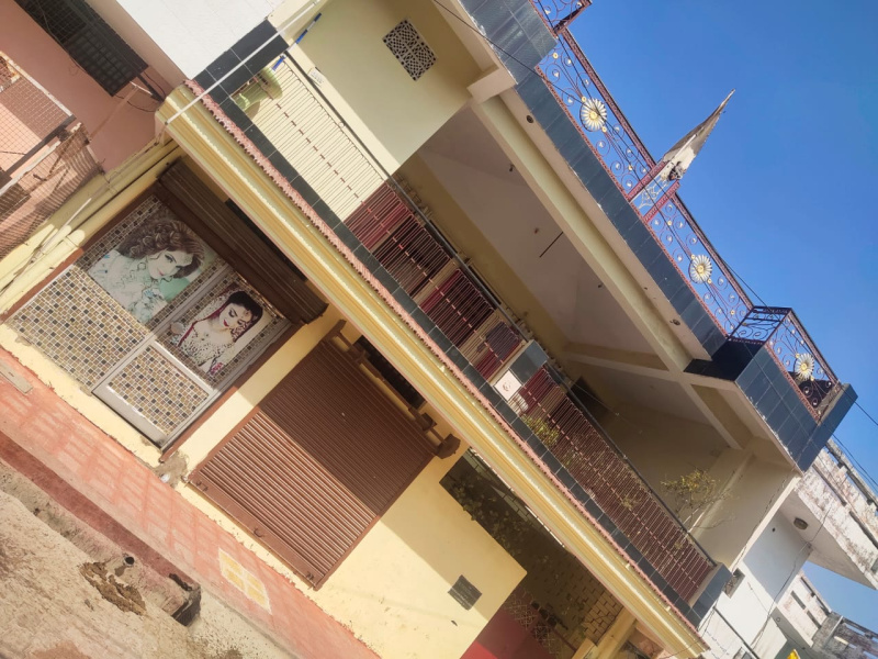 O block kidwai Nagar East face residential property