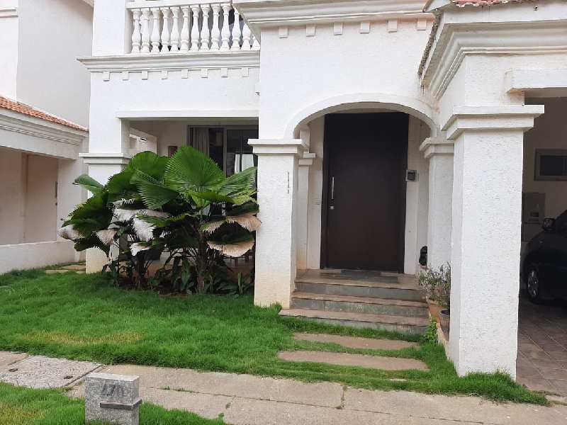 3 BHK Individual Houses / Villas for Sale in Devanhalli Road, Bangalore (2400 Sq.ft.)