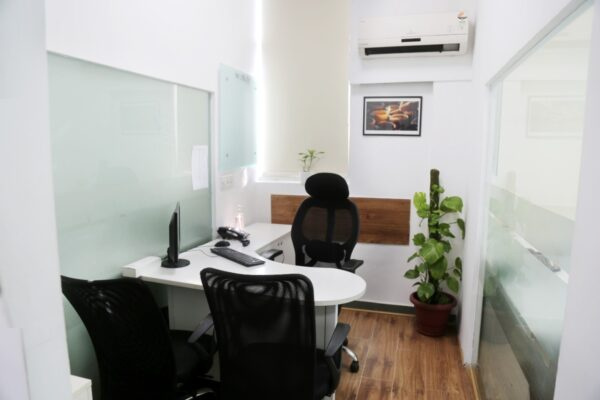 1500 sq ft fully furnished office space for rent