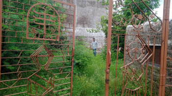 Corner plot magistrate colony ke pass kisi ke pass