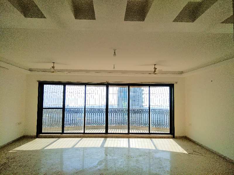 Available Higher Floor Sea Facing 4 Bhk With Servent Room For Sale On Palm Beach Road, Seawoods West Navi Mumbai.