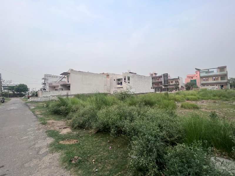 PRIME LOCATION RESIDENTIAL PLOT IN SECTOR 2