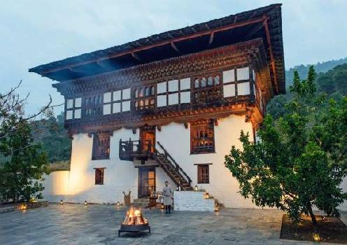 Beautiful Hotel available on lease in Mallital, Nainital